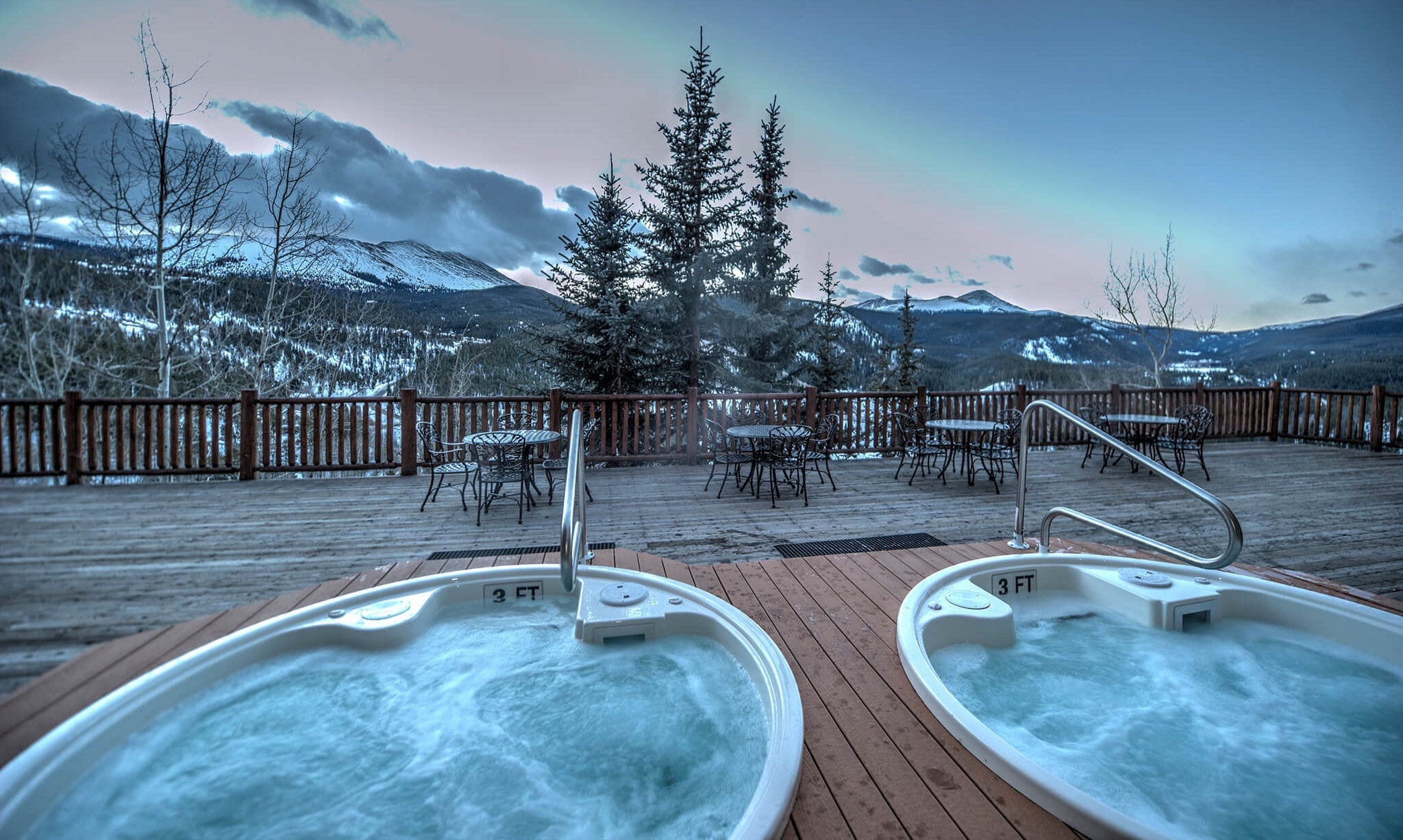 Hot tubs at the Lodge in Breckenridge