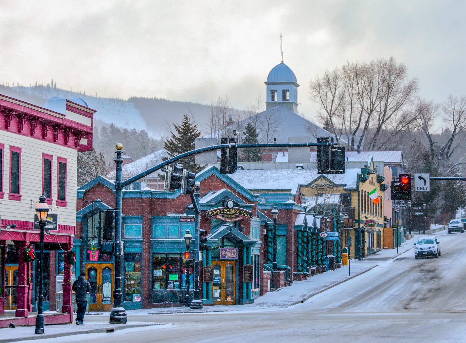 The Town of Breckenridge receiving snow in the early morning.