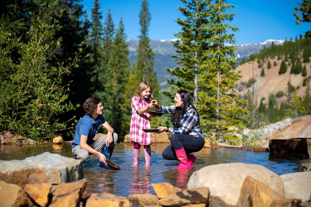 Family panning for gold in Breckenridge